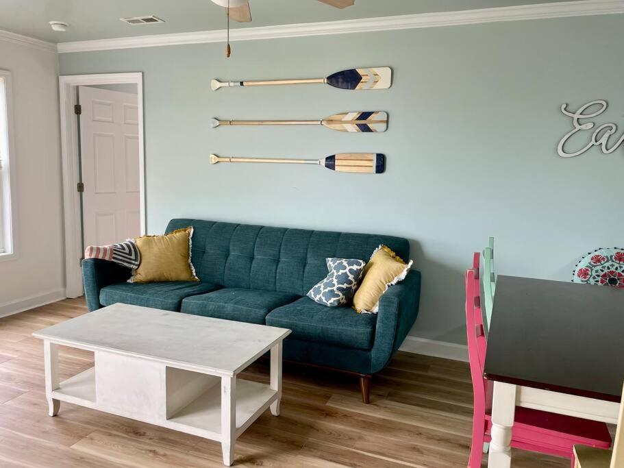 3 Bedroom Condo, Ocean Views & Short Walk To Beach! Oak Island Exterior photo