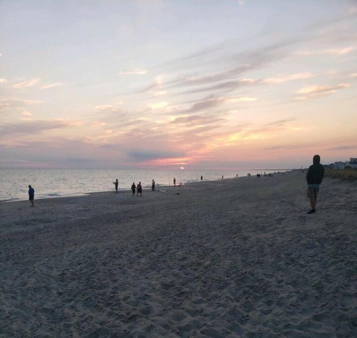 3 Bedroom Condo, Ocean Views & Short Walk To Beach! Oak Island Exterior photo