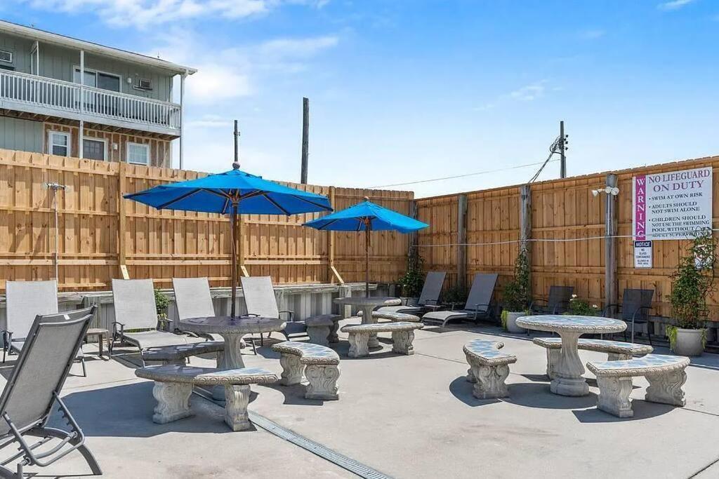 3 Bedroom Condo, Ocean Views & Short Walk To Beach! Oak Island Exterior photo
