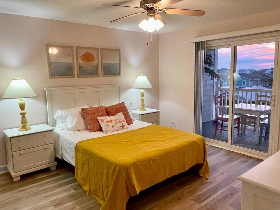3 Bedroom Condo, Ocean Views & Short Walk To Beach! Oak Island Exterior photo